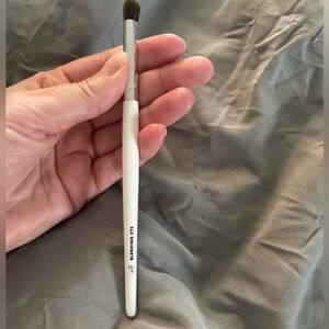 NWOT e.l.f. Blending Brush in White